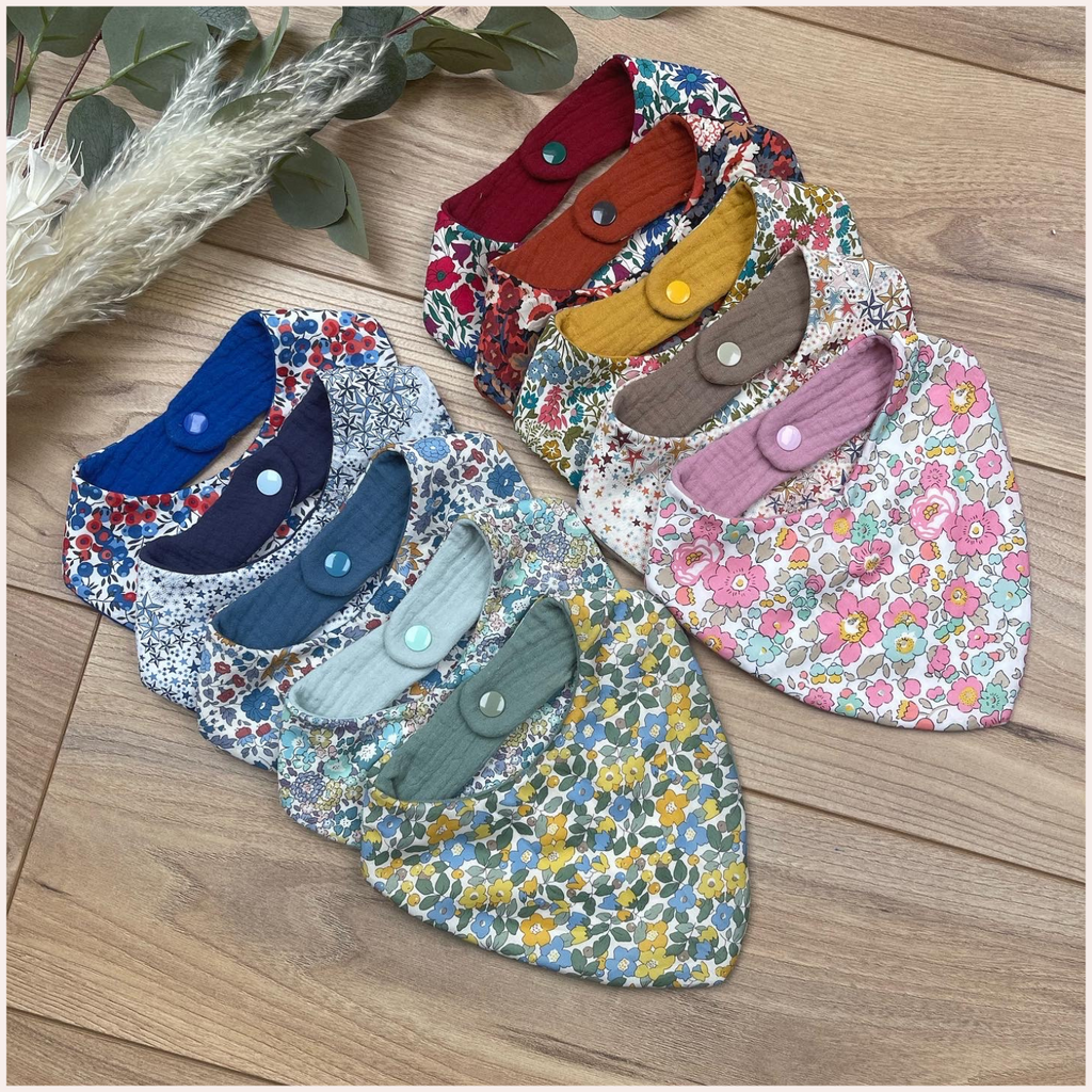 Bavoir Bandana en Liberty Happy Chouquettes