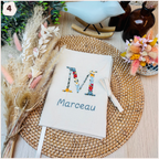 Protège carnet de santé personnalisé - Monogramme fleuri Happy Chouquettes