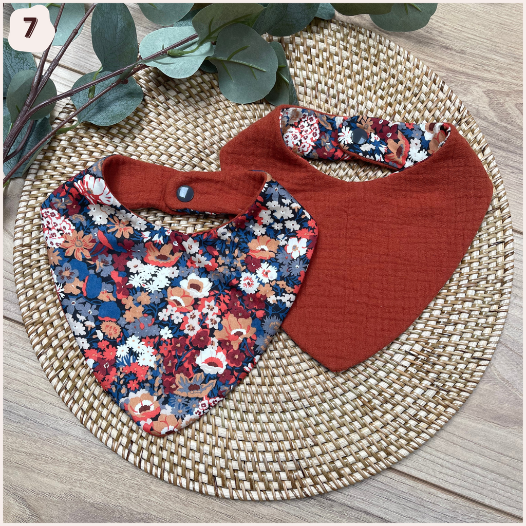 Bavoir Bandana en Liberty Happy Chouquettes