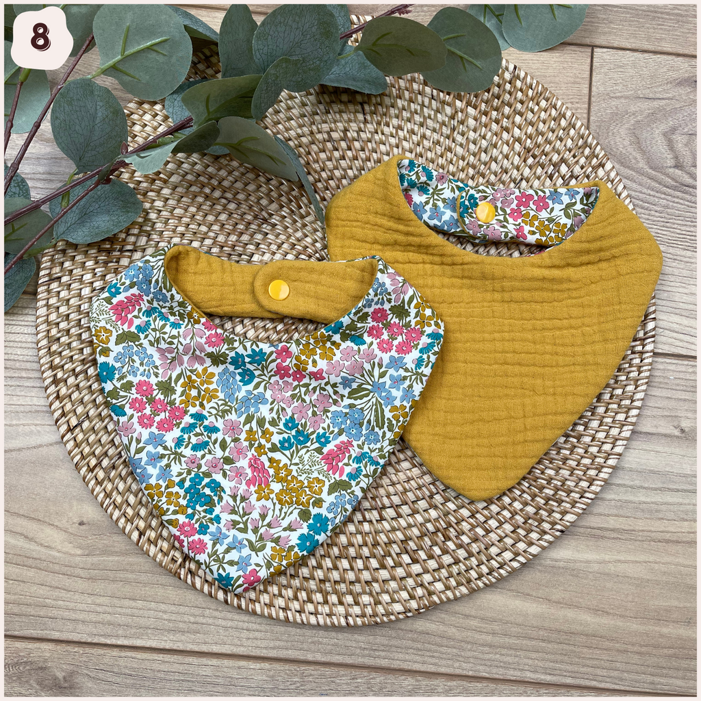 Bavoir Bandana en Liberty Happy Chouquettes